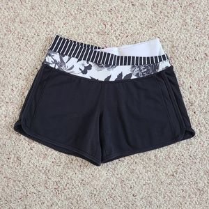 Lululemon Astro Yoga Shorts Size 4